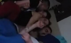 Üniversiteli Türk gençler grup seks yapıyor					